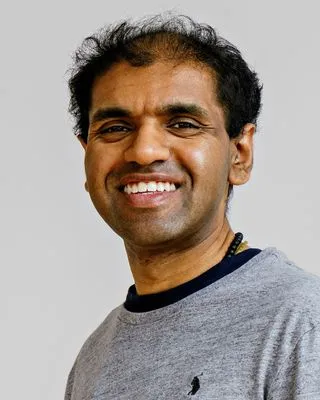 Nelluxon Rajenteran, RP(Q) — therapist based in Toronto